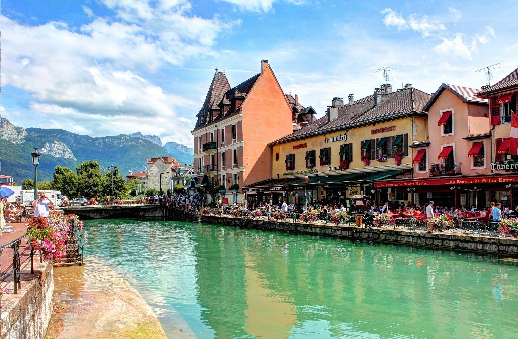 Annecy, khu phố cổ mộng mơ dưới dãy Alps của nước Pháp