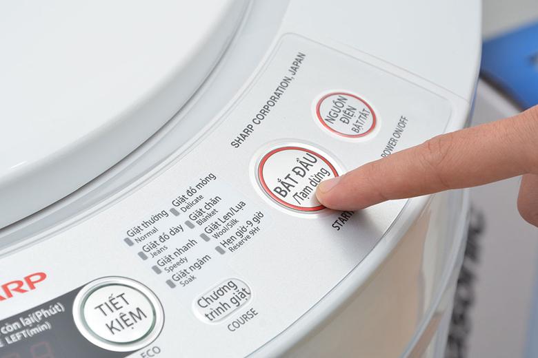 Tốc độ vắt của máy giặt từ 750 - 800 vòng quay/ phút.