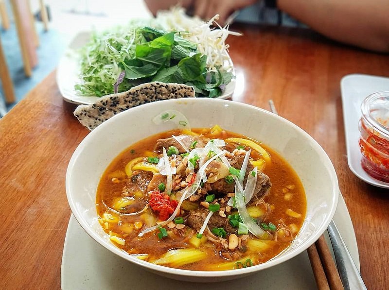 Mì Quảng là một trong những món ăn ngon ở Đà Lạt được nhiều thực khách yêu thích.