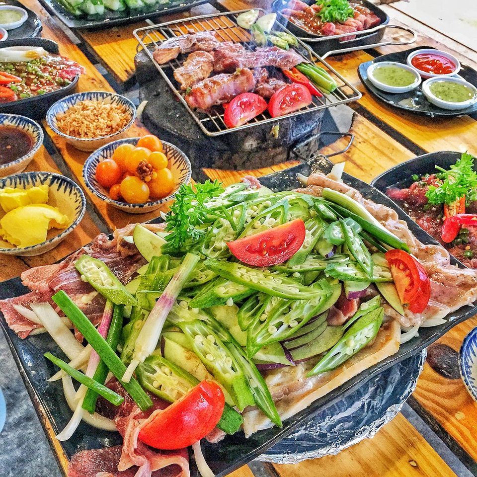 Thịt nướng nằm trong top những món ăn ngon ở Đà Lạt.