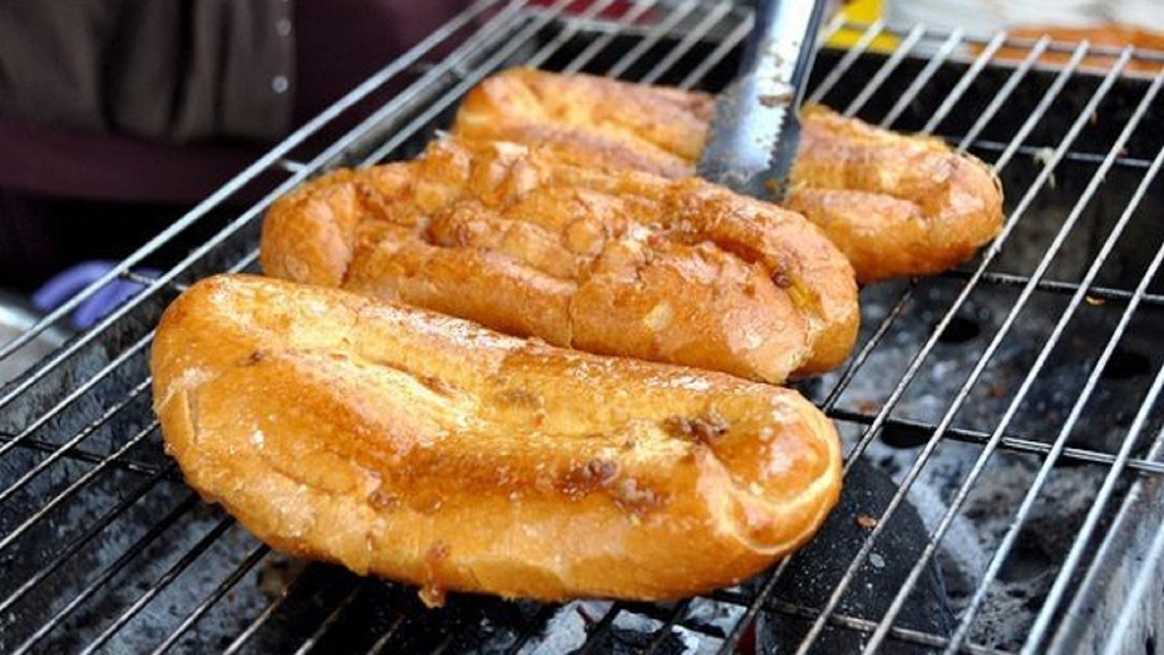 Cách làm bánh mì nướng mật ong thơm ngọt, giòn rụm tại nhà