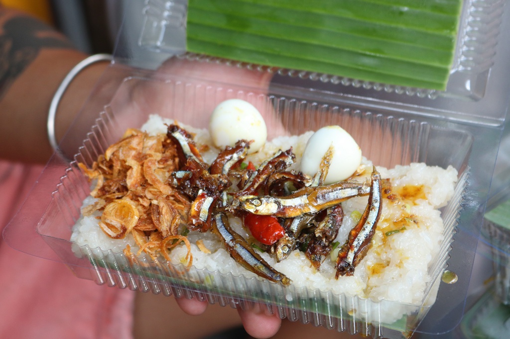 Cá cơm khô làm món gì ngon? Bỏ túi 15+ món ngon từ cá cơm khô đơn giản, dễ làm