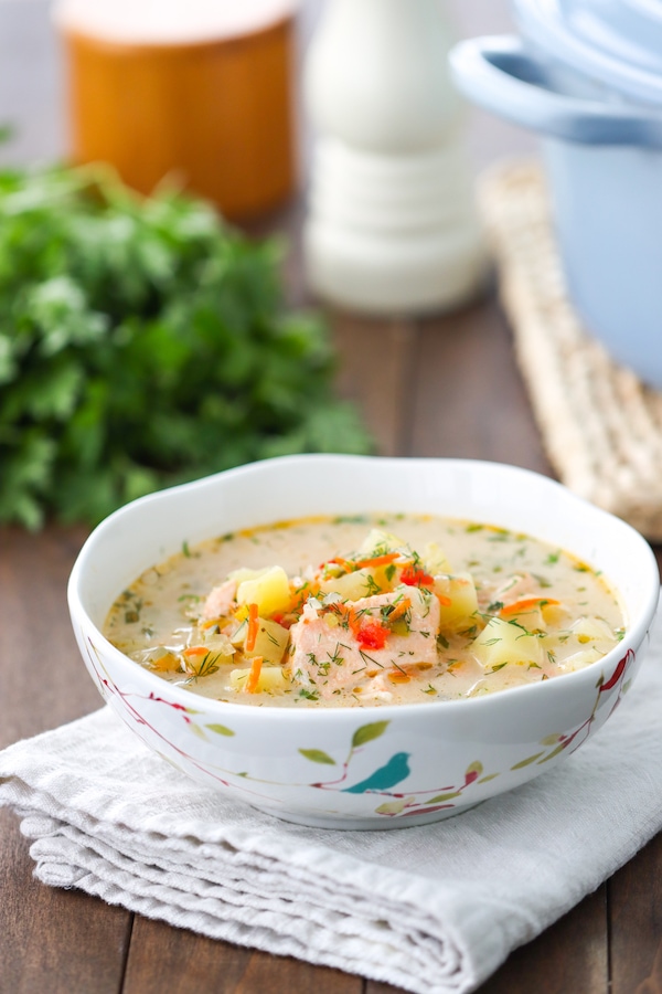 Cách nấu súp cá hồi nóng hổi ngon, không tanh, bổ dưỡng - Ảnh 1