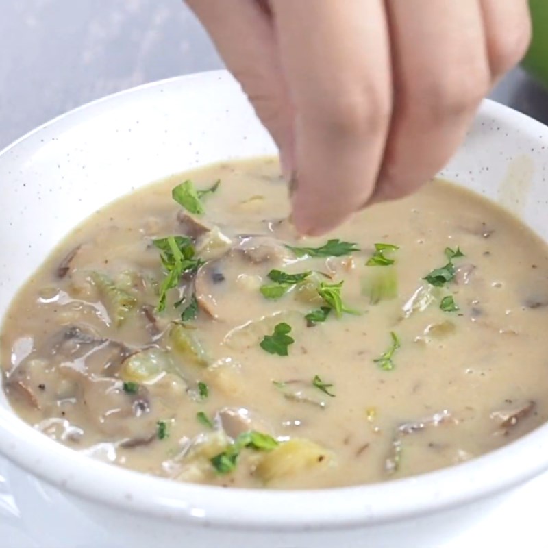Cách nấu súp nấm cần tây thơm ngon, đổi vị cho ngày cuối tuần - Ảnh 4