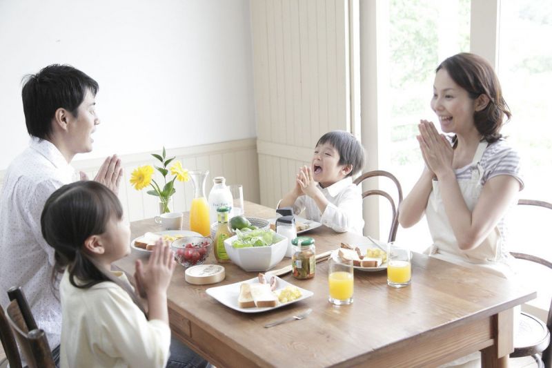 Những quy tắc trên bàn ăn của người Nhật phải biết để không bị dính ồn ào như Khoa Pug - Ảnh 3