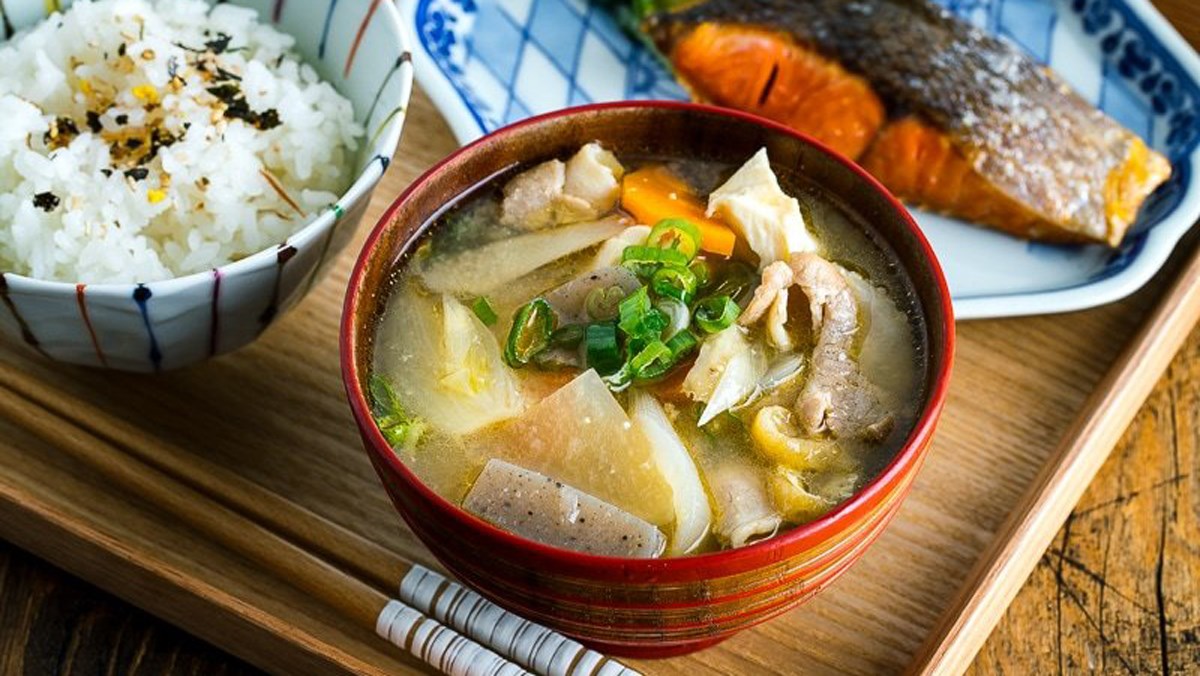 Cách nấu canh Tonjiru chuẩn Nhật, không chỉ ngon mà còn tốt cho sức khỏe - Ảnh 6