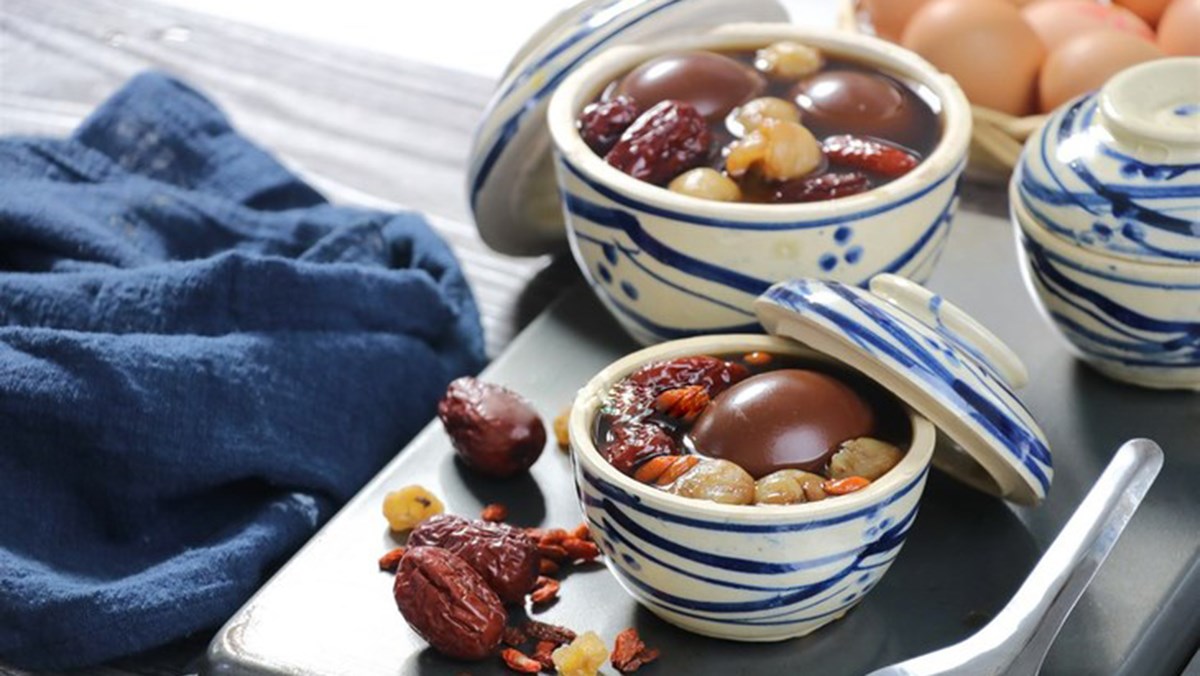 Cách nấu chè hột gà trà tàu bùi béo, độc lạ từ hình thức đến hương vị