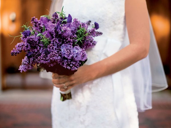 Ở một số nước, hoa tử đinh hương thường được dùng làm hoa cưới.