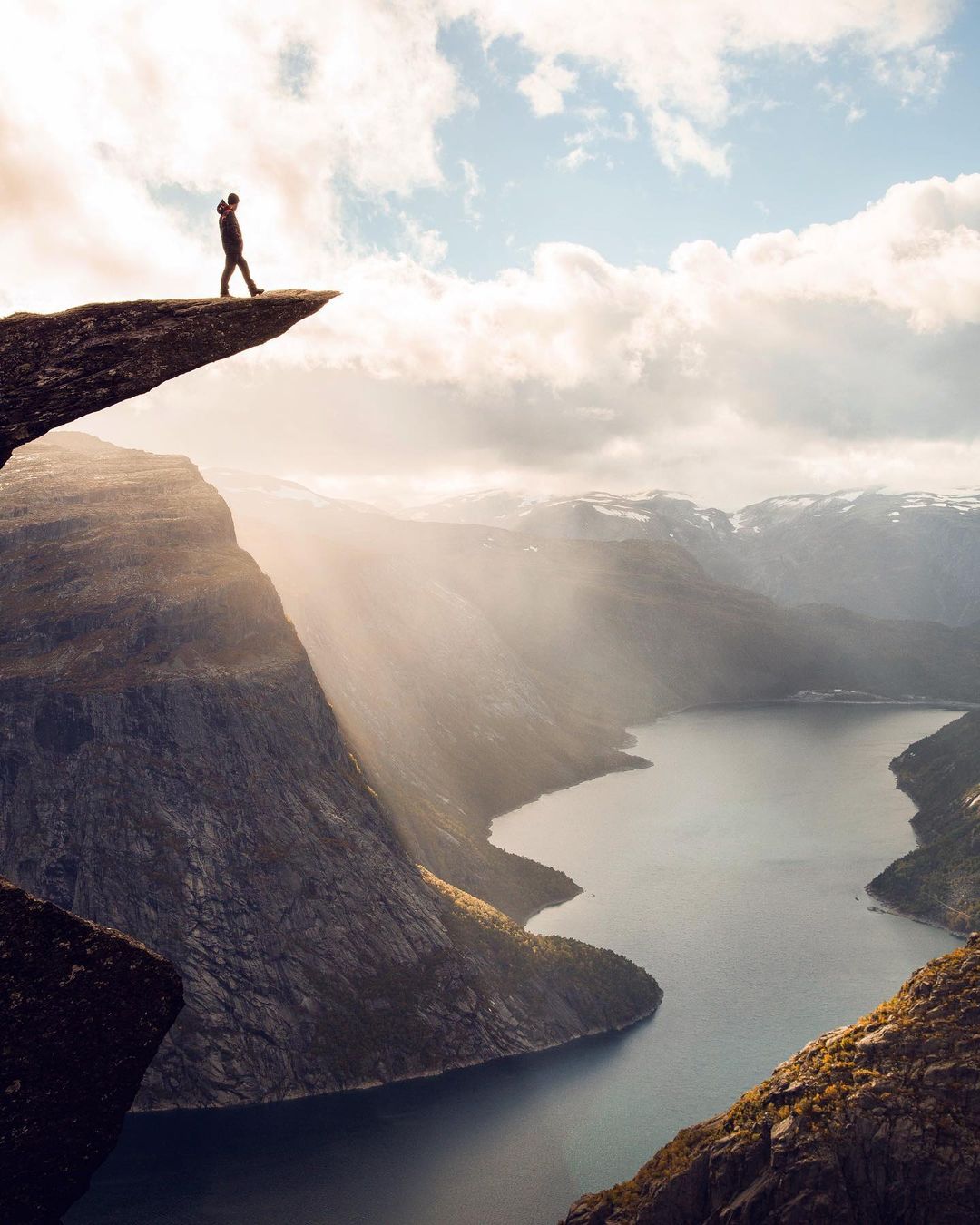 Trolltunga là địa danh mang tính biểu tượng nhất ở Na Uy.