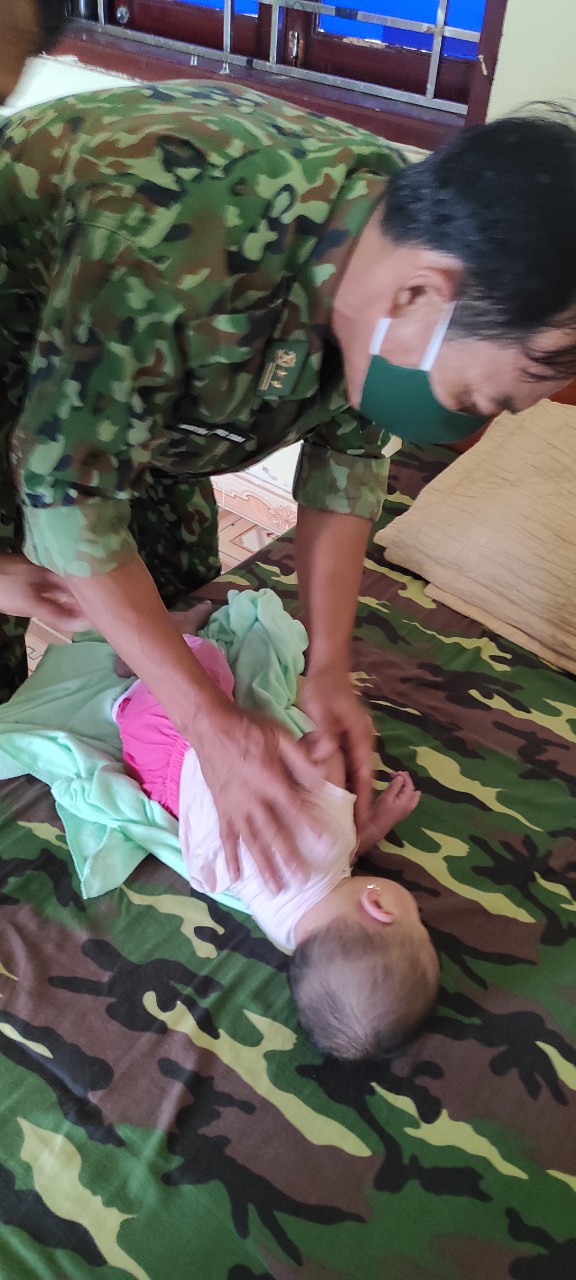 Bé gái 1 tuổi bị rơi xuống biển ở Quảng Ninh được cứu sống thần kỳ sau gần 1 tiếng  - Ảnh 2