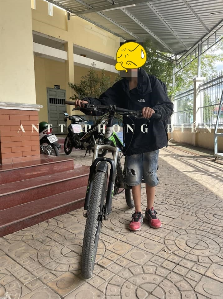 Cậu bé 13 tuổi Sài Gòn đạp xe 200km gặp bạn gái quen qua mạng, đi không cần dùng maps - Ảnh 3