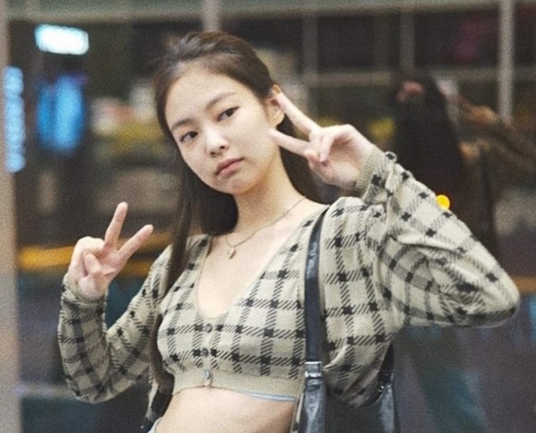 Goi Gu Thời Trang Sân Bay ‘cực Sang Chảnh’ Của Jennie Black Pink