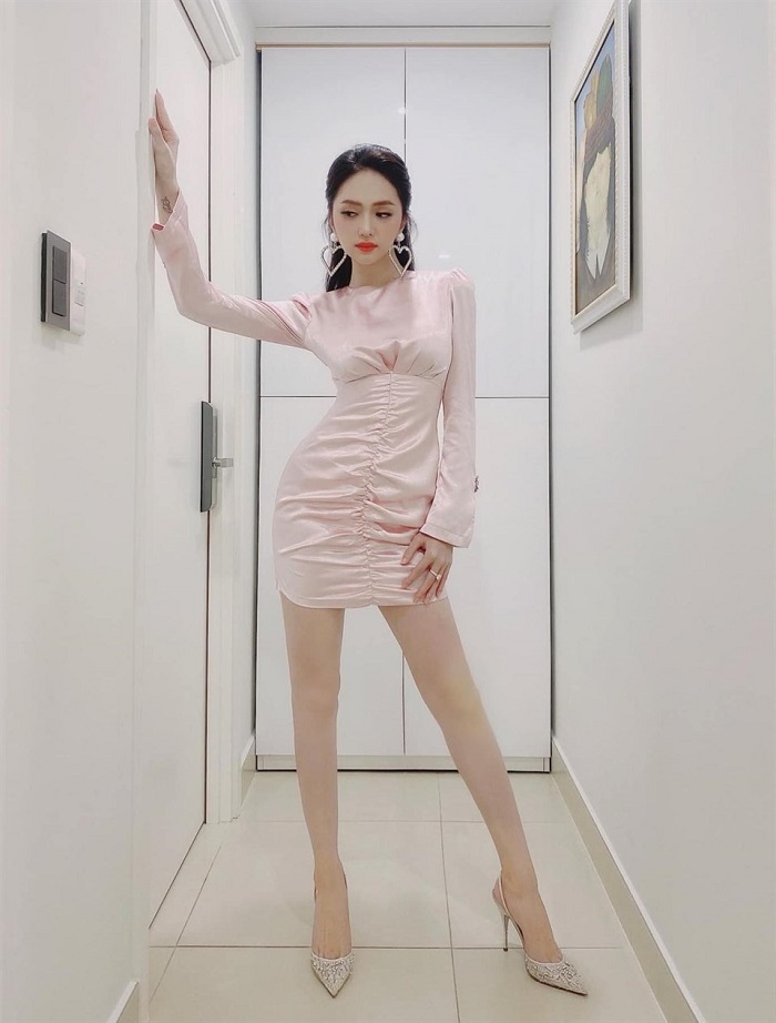 Soi gu thời trang đẳng cấp của Hương Giang khi hẹn hò CEO Matt Liu