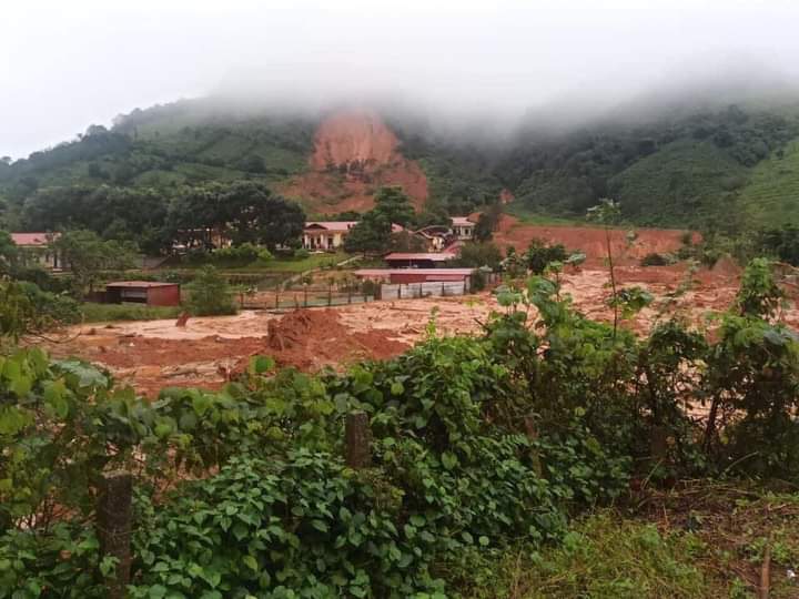 Sạt lở đất ở Quảng Trị, hơn 20 cán bộ, chiến sĩ sư đoàn 337 nghi bị vùi lấp