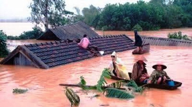 Trấn Thành quyên góp được hơn 8 tỷ, đưa Thủy Tiên 5 tỷ cứu trợ miền Trung