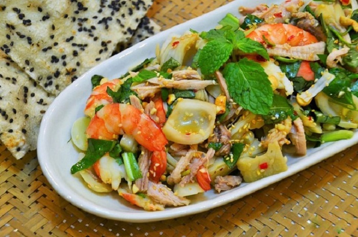 Món mít trộn cũng là một trong những món ăn nên thử tại Đà Nẵng