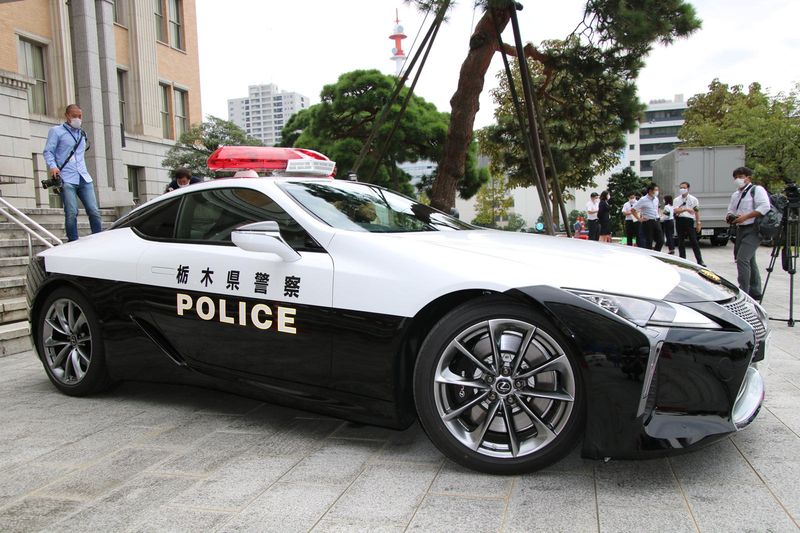 Xe 12 tỷ Lexus LC 500 được dùng làm xe cảnh sát