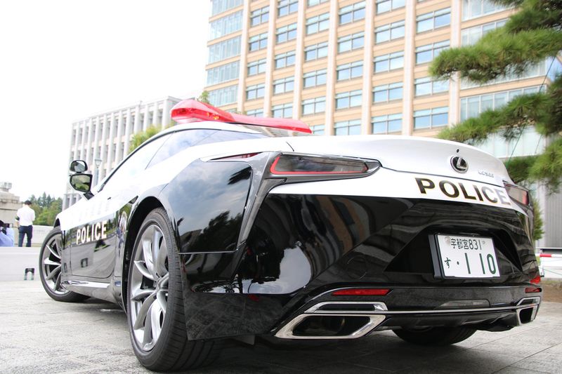 Xe 12 tỷ Lexus LC 500 được dùng làm xe cảnh sát - Ảnh 6