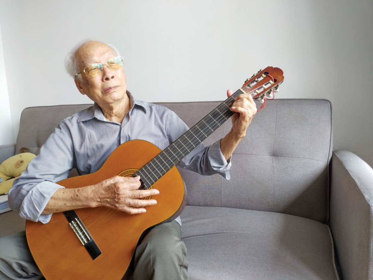 Nhạc sĩ 'Bài ca hy vọng' qua đời ở tuổi 92