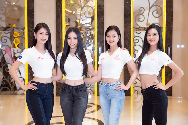 Thí sinh Hoa hậu Việt Nam 2020 đối mặt thử thách vén áo khoe eo