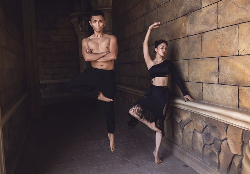 Chiêm ngưỡng bộ ảnh dance sport cực đẹp của vợ chồng Khánh Thi - Phan Hiển - Ảnh 3