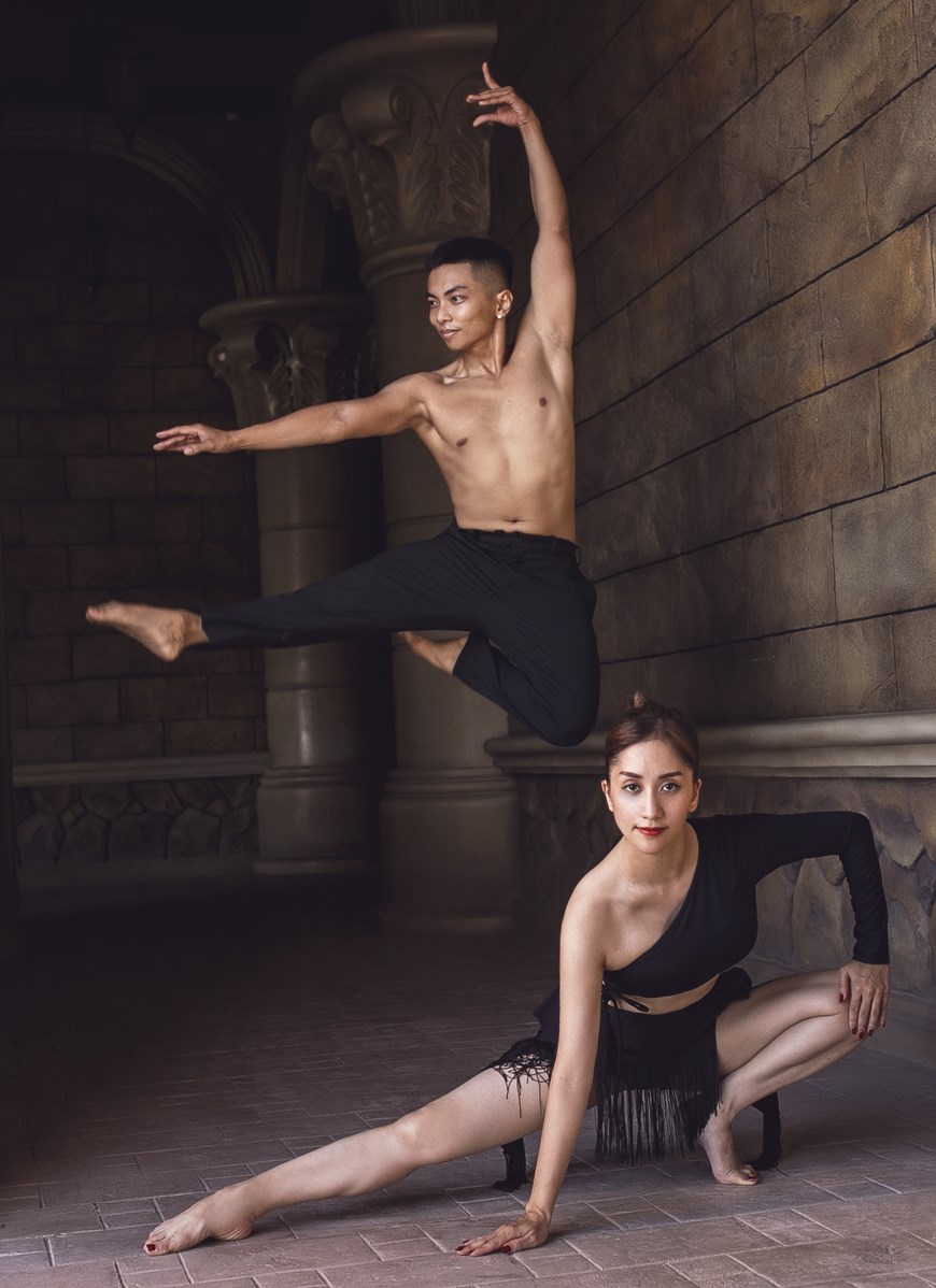 Chiêm ngưỡng bộ ảnh dance sport cực đẹp của vợ chồng Khánh Thi - Phan Hiển - Ảnh 4