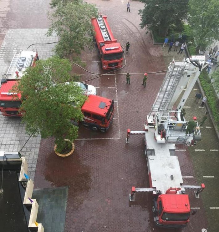 Nghệ An: Cháy lớn tại khách sạn cao tầng, nhân viên chạy tán loạn - Ảnh 2
