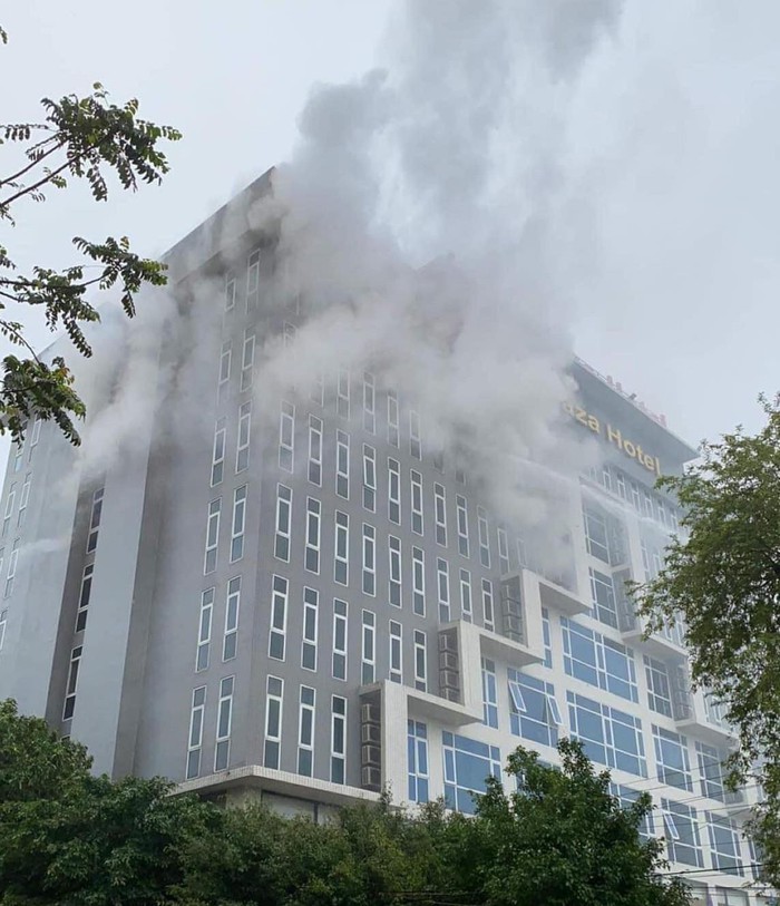 Nghệ An: Cháy lớn tại khách sạn cao tầng, nhân viên chạy tán loạn - Ảnh 5