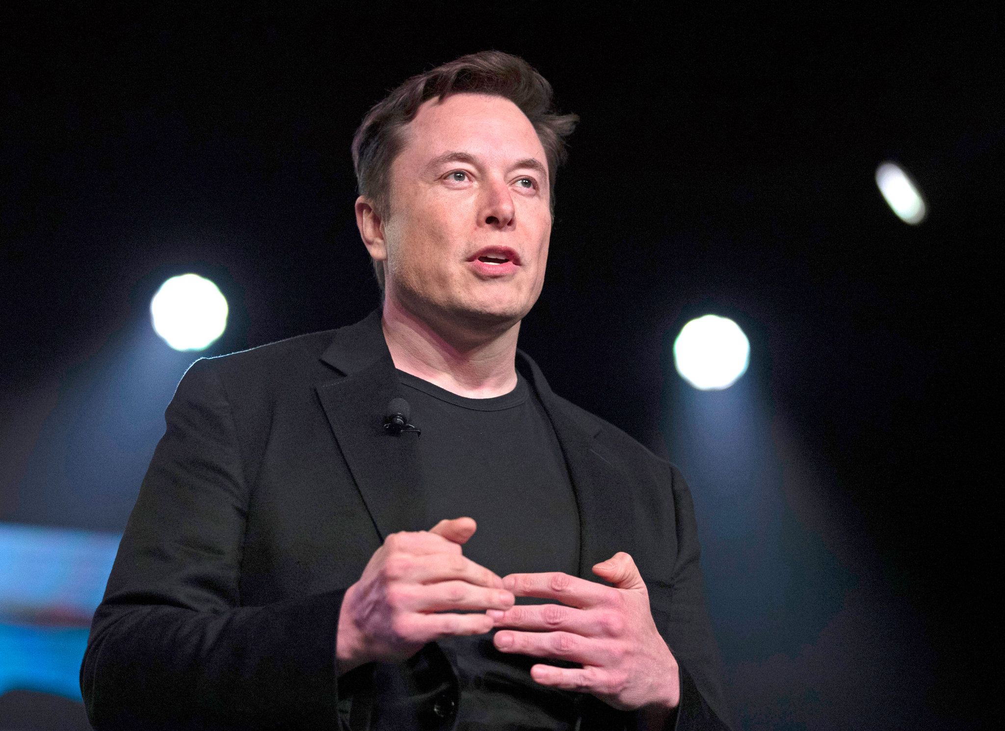 Tỷ phú Elon Musk làm gì khi rảnh rỗi?
