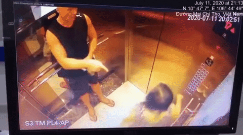 Vụ người đàn ông vỗ mông phụ nữ Việt trong thang máy bị lên án ở Estonia