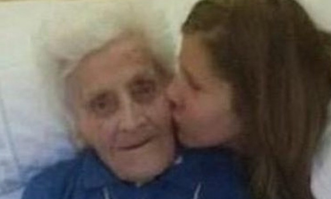 Cụ bà 101 tuổi ba lần nhiễm Covid-19 vẫn sống sót - Ảnh 1