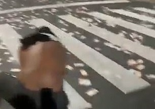 Brazil: Cướp ngân hàng, tiền rơi vãi khắp đường