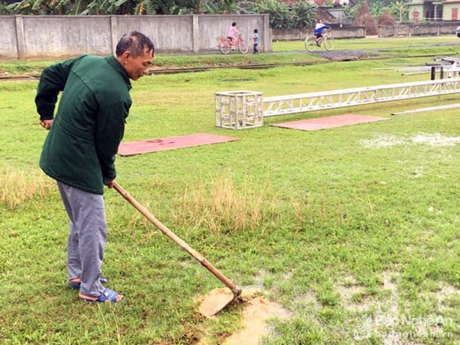 Đám cưới Công Phượng: Bố dậy từ 5h sáng khai thông nước sân vận động