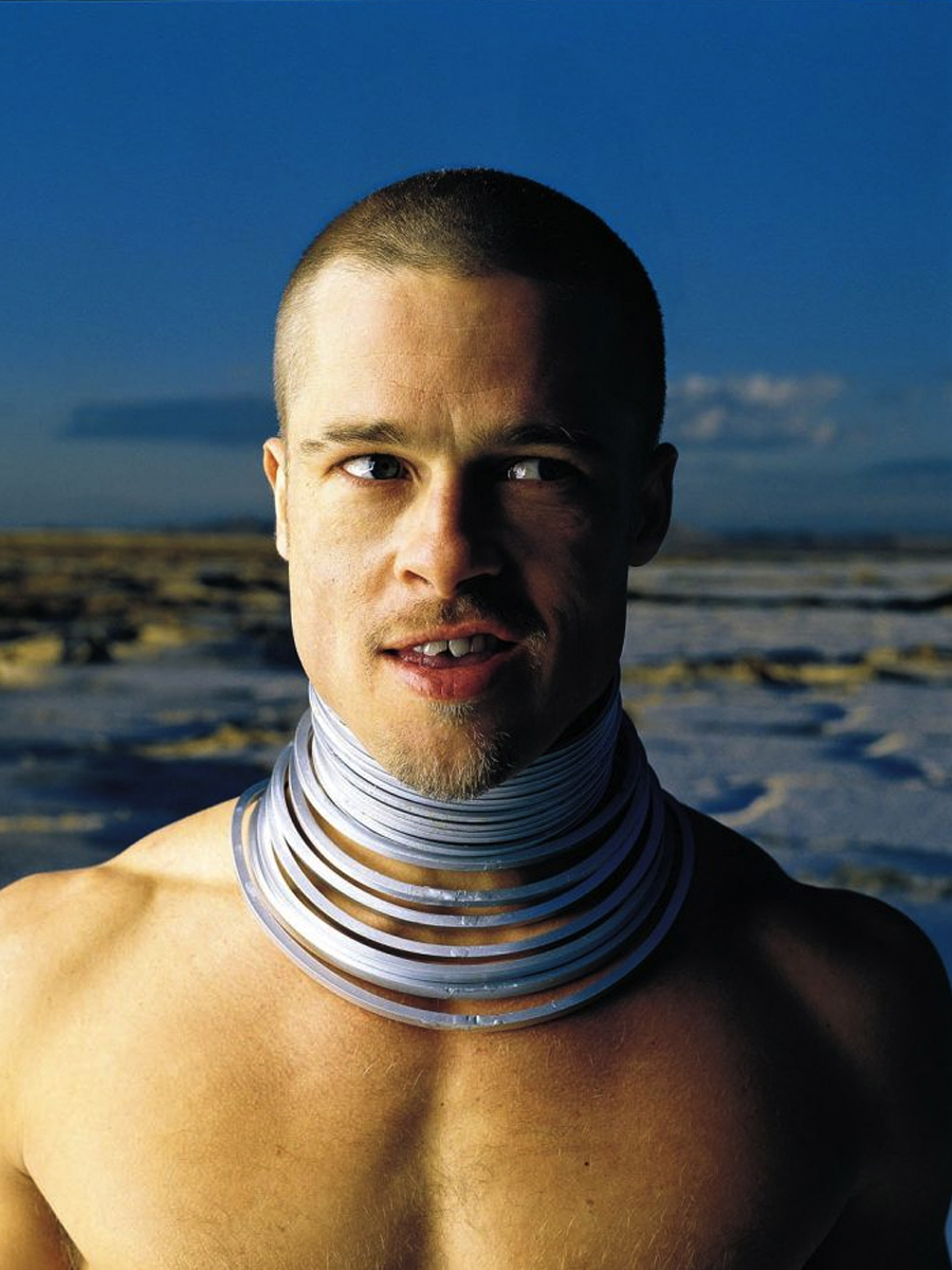 Loạt ảnh Brad Pitt mặc váy năm 1999 gây sốt trở lại - Ảnh 5