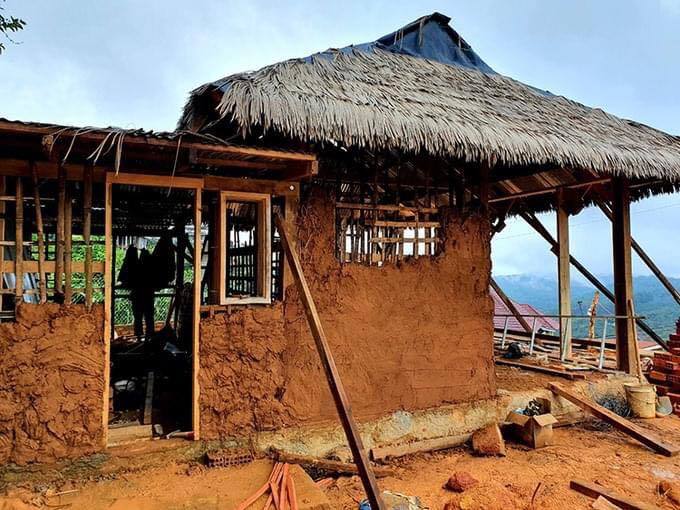 Chàng trai 24 tuổi cùng bạn gái rời thành thị về quê, tự xây nhà bằng đất - Ảnh 6