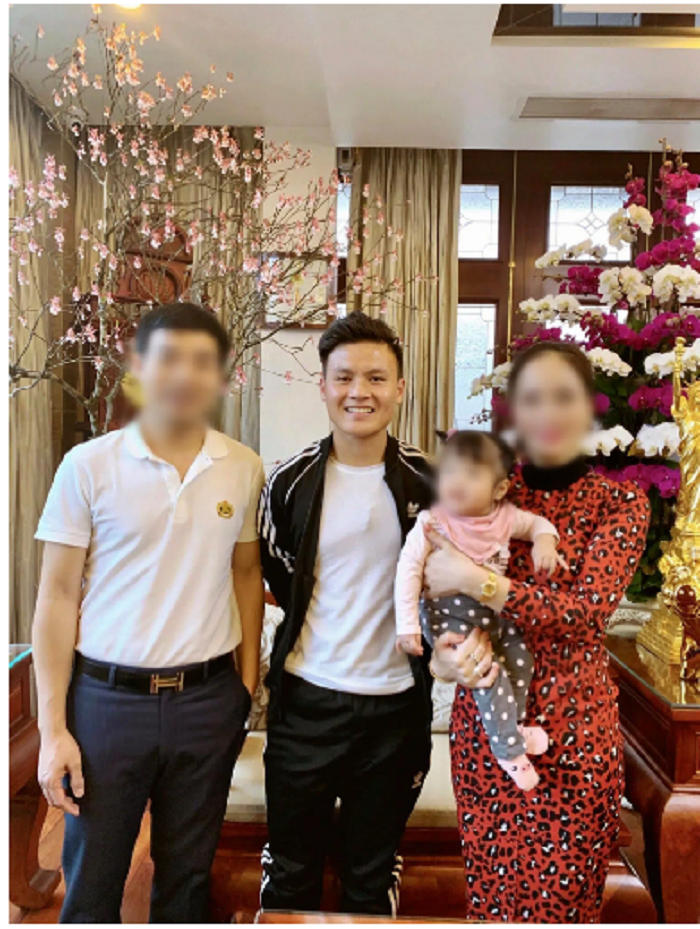Lộ ảnh Quang Hải chụp với bố mẹ tình mới tin đồn Hải Anh - Ảnh 2