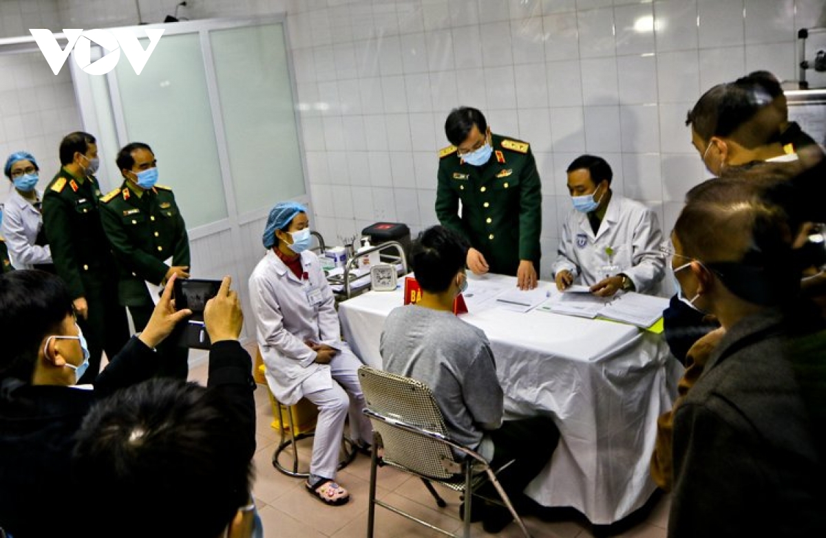 Thêm 3 người được tiêm vaccine Covid-19 của Việt Nam - Ảnh 2