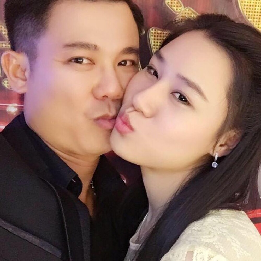 Cuộc hôn nhân hạnh phúc của Vân Quang Long bên vợ trẻ kém 10 tuổi - Ảnh 8