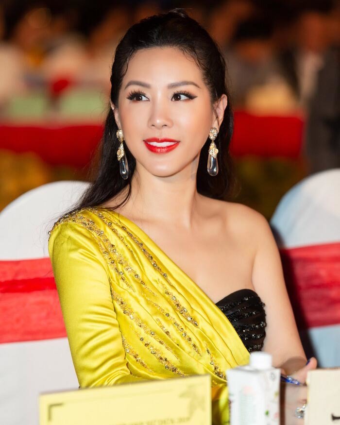 Hoa hậu Thu Hoài lấy chồng thứ 4 kém 10 tuổi ở tuổi 45 - Ảnh 7