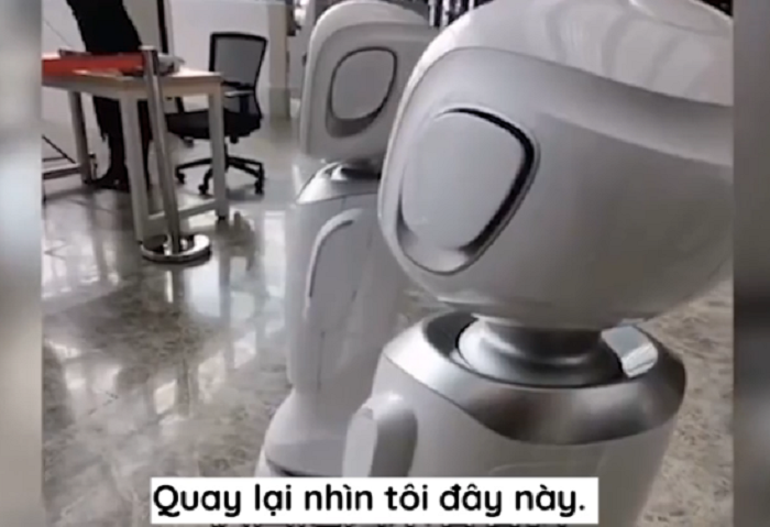 Clip hai con robot cãi nhau kịch liệt gây sốt trên mạng xã hội - Ảnh 3