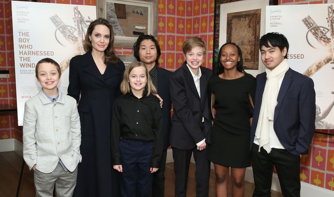Angelina Jolie hạnh phúc cùng các con du lịch Paris - Ảnh 5