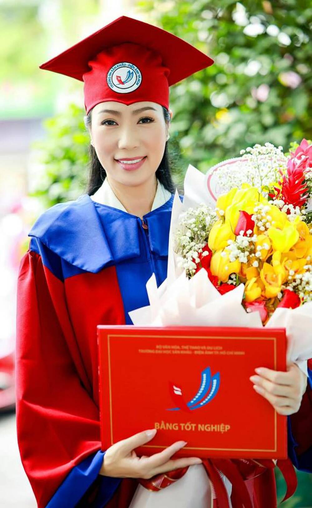 Á hậu Trịnh Kim Chi tốt nghiệp Cử nhân Trường đại học Sân khấu - Điện ảnh ở tuổi 49 - Ảnh 3