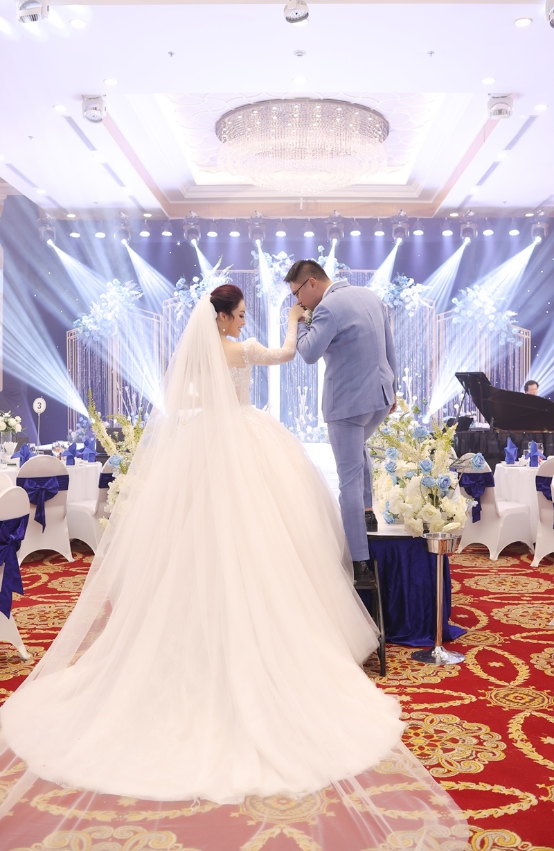 Ca sĩ Tân Nhàn bất ngờ kết hôn lần 2 ở tuổi 38 - Ảnh 1