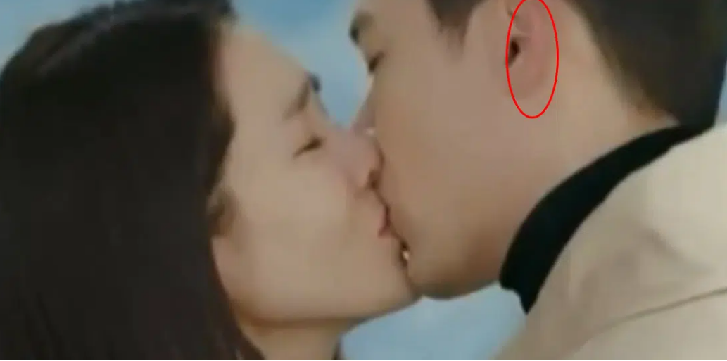 Fan phát hiện chi tiết hẹn hò qua 4 lần Hyun Bin hôn Son Ye Jin trong 'Hạ cánh nơi anh' - Ảnh 4