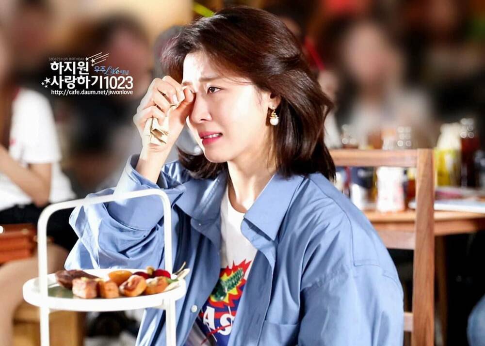 Ha Ji Won lộ dấu hiệu trầm cảm nghiêm trọng trong ngày giỗ thứ 3 của Jeon Tae Soo - Ảnh 4