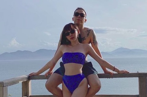 Tóc Tiên khoe ảnh bikini nóng bỏng bên Hoàng Touliver kèm lời chúc sinh nhật đặc biệt