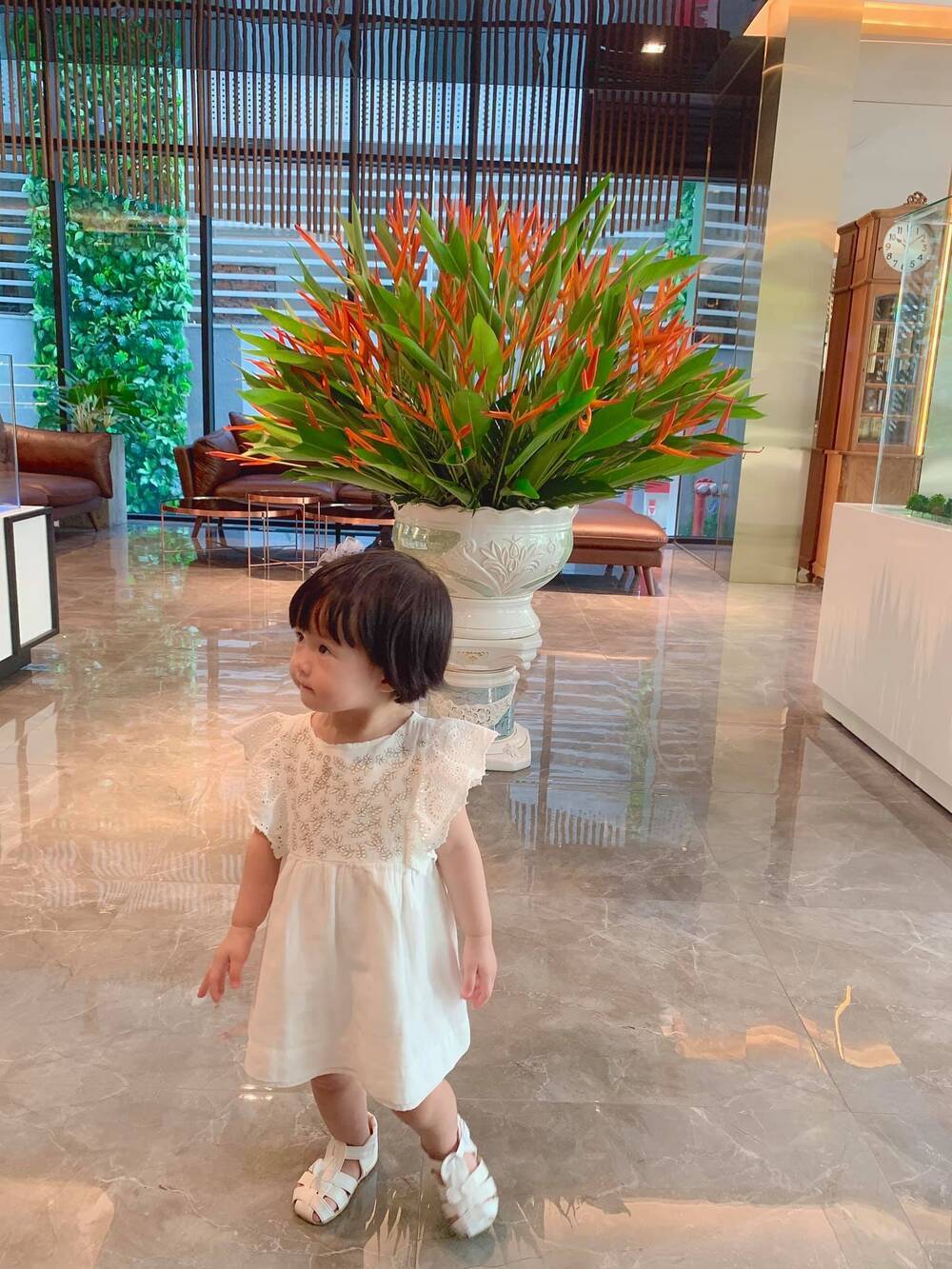 Hoa hậu Đặng Thu Thảo cho con gái mượn đồ trang điểm và cái kết 'đắng lòng' - Ảnh 2