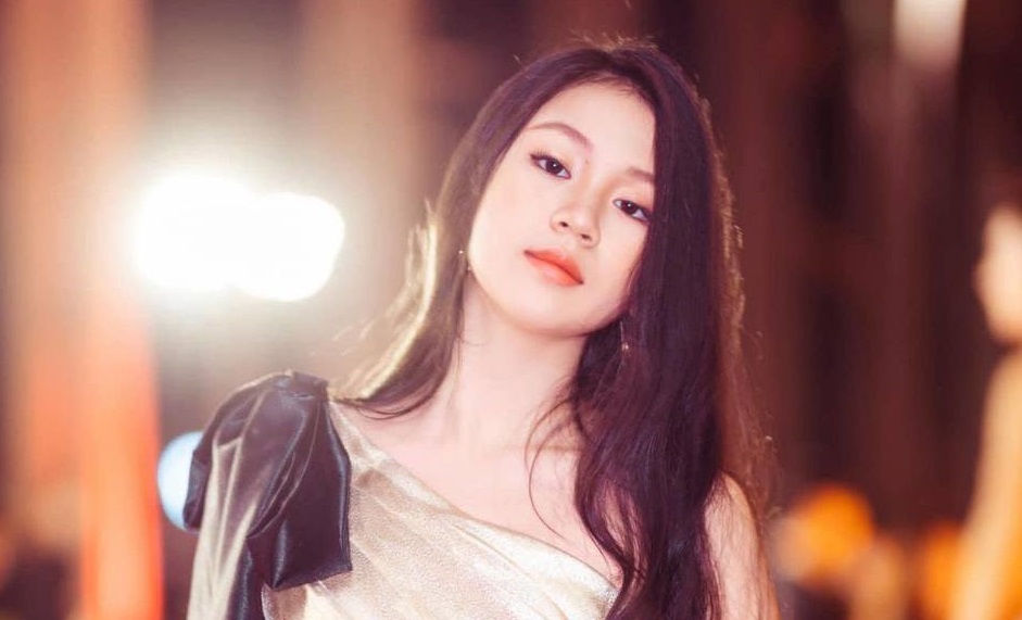 Con gái Lưu Thiên Hương gây chú ý với sắc vóc nổi bật ở tuổi 16