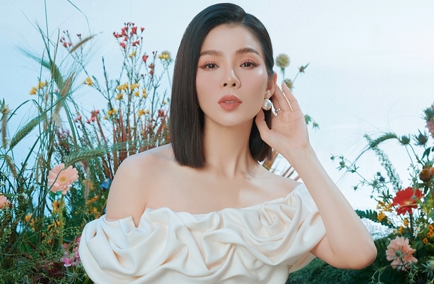 Lệ Quyên hóa 'nàng thơ' trong BST Tết 2021 của NTK Đỗ Long