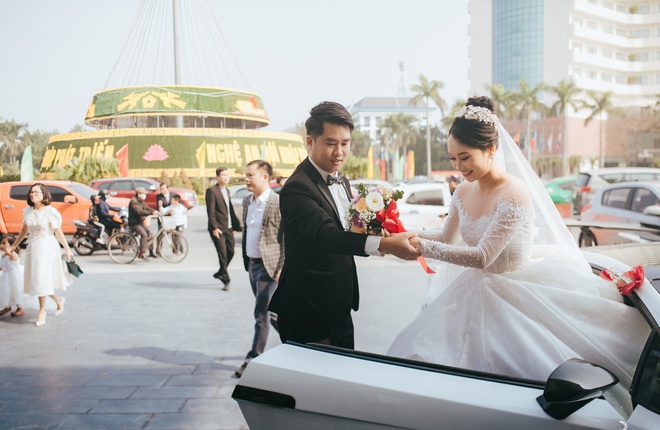 Đám cưới rước dâu bằng siêu xe của Á khôi Đại học Kinh tế Quốc dân - Ảnh 1